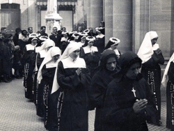 04_les_premieres_soeurs_font_leur_profession_religieuse