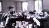 08_en_1935_le_travail_ne_manque_pas_pour_emballer_les_revues_de_la_congregation